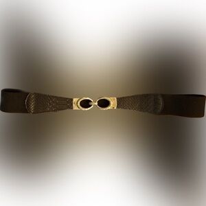 NWT Black stretch belt Gold tone buckle Faux leather front by buckle 31-44”